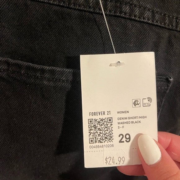 Forever 21 black high waisted jean shorts with tags - Picture 4 of 4